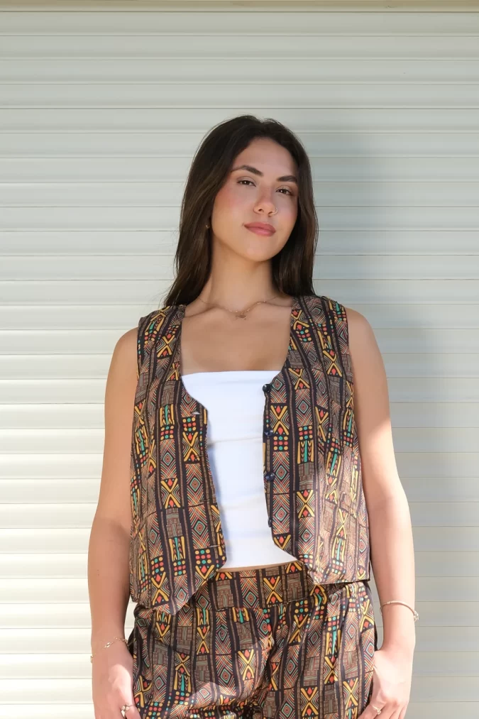 Buttoned Vest in Brown